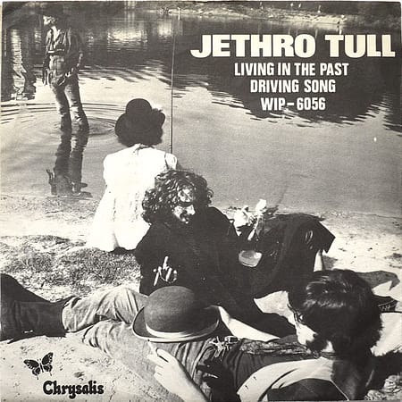 JETHRO TULL - Living In The Past