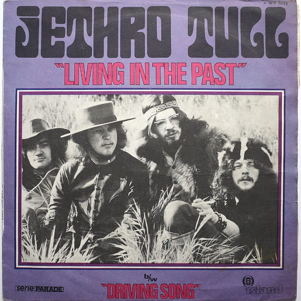 JETHRO TULL - Living In The Past